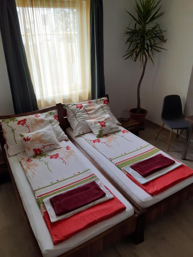 M47 Vendeghaz-Airport Hotel Debrecen Bagian luar foto