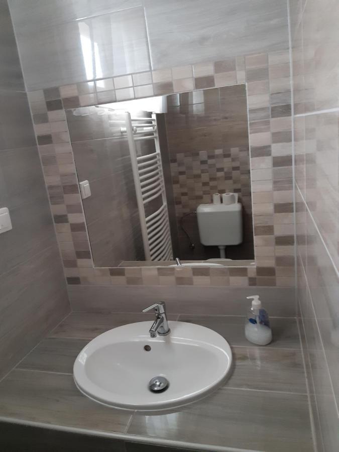 M47 Vendeghaz-Airport Hotel Debrecen Bagian luar foto