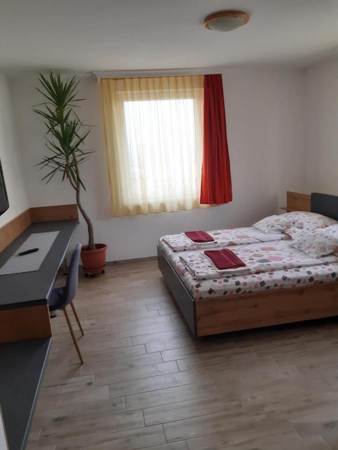 M47 Vendeghaz-Airport Hotel Debrecen Bagian luar foto