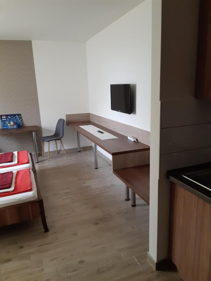 M47 Vendeghaz-Airport Hotel Debrecen Bagian luar foto