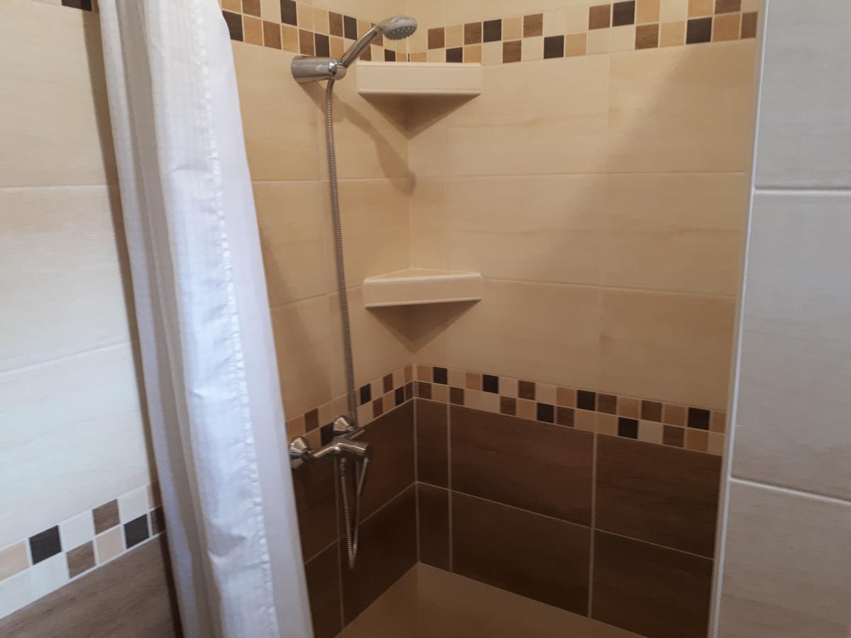 M47 Vendeghaz-Airport Hotel Debrecen Bagian luar foto