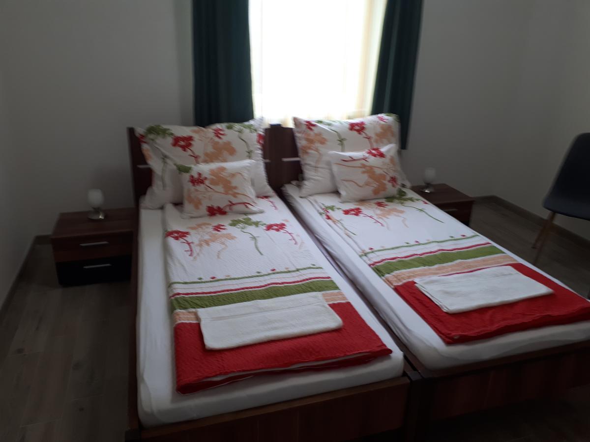 M47 Vendeghaz-Airport Hotel Debrecen Bagian luar foto